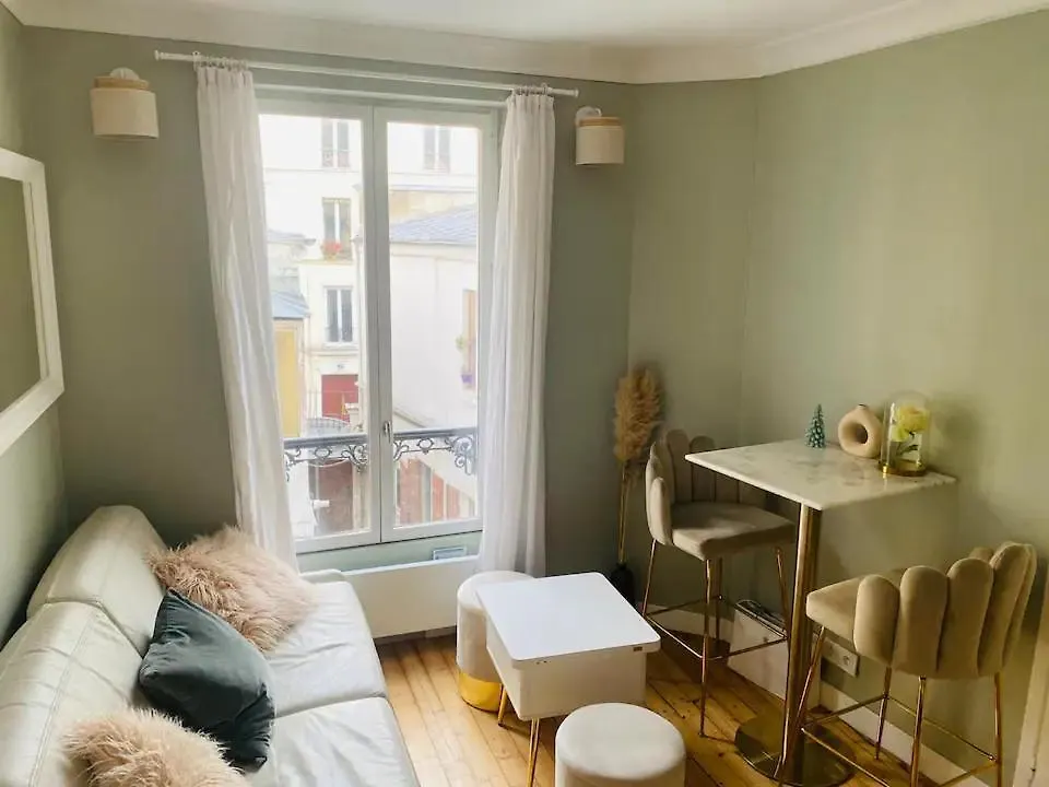 Very Cosy Flat Center Of Montmartre * Paris